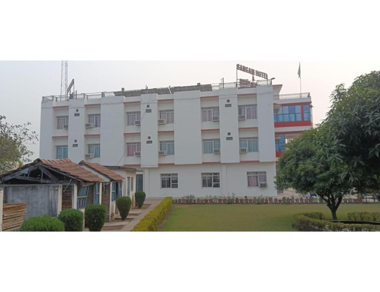 Hotel Sangam, Varanasi Exterior photo